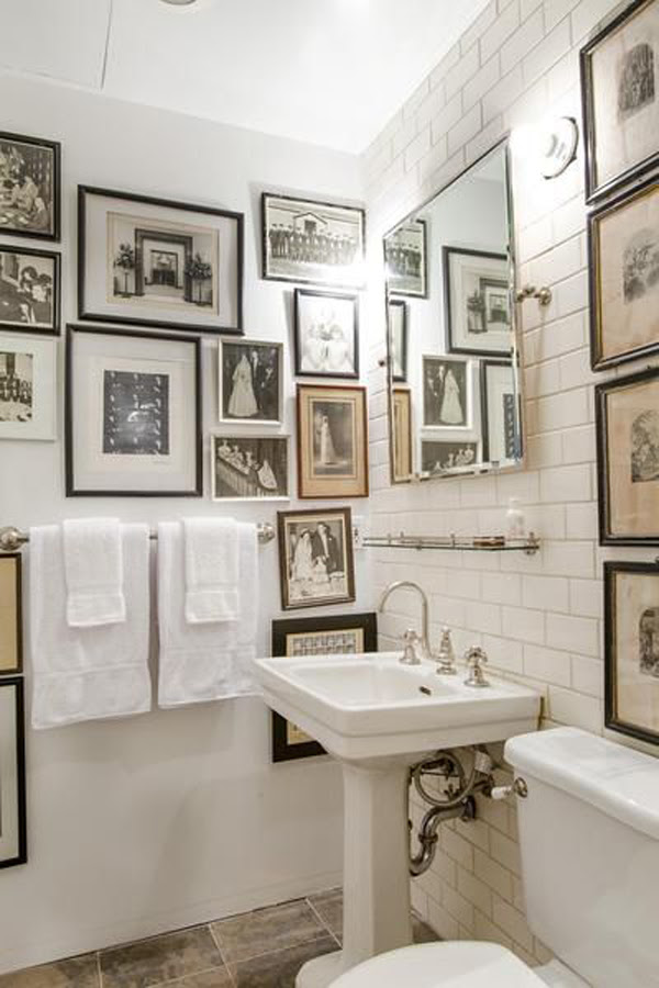 classic-bathroom-wall-art-decor