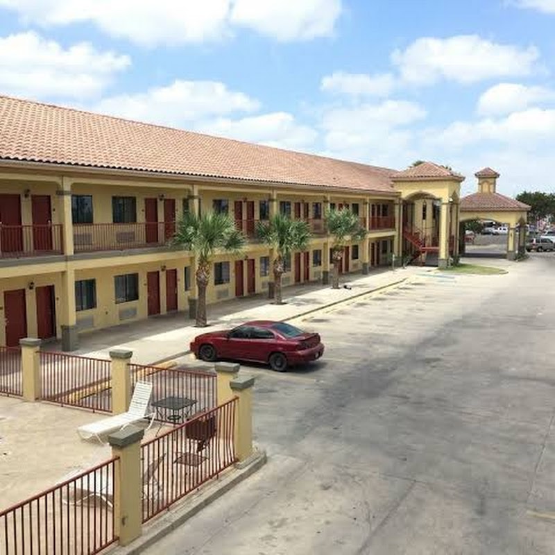 Boca Chica Inn & Suites