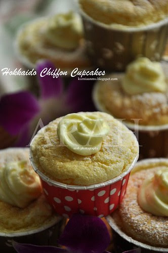 Arah: Hokkaido Chiffon Cupcakes wif Cream Cheese Frosting