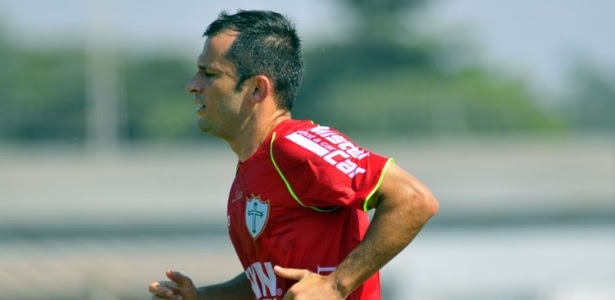 Volante Correa foi um dos destaque da Lusa na campanha do time na Série A-2