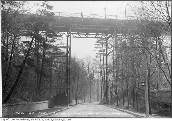 20131230-sherbourne-bridge-1915.jpg
