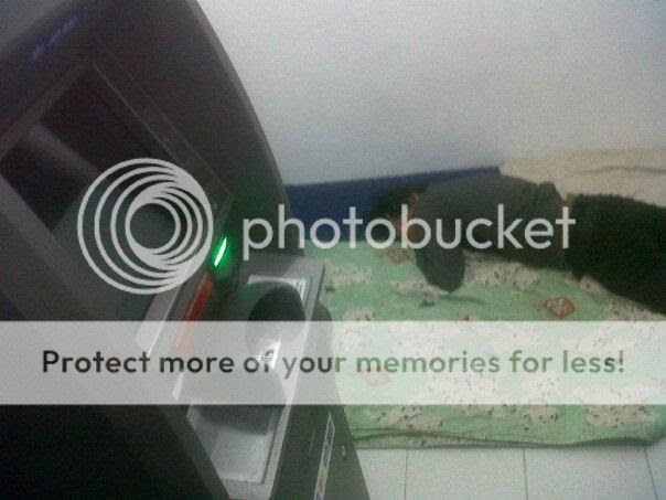 Nginep di ATM, Demi Menikamati Dinginnya AC Nginep di ATM, Demi Menikamati Dinginnya AC