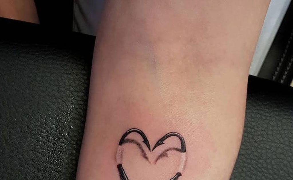 Gambar Tato Tulisan Love Di Tangan Silvy Gambar