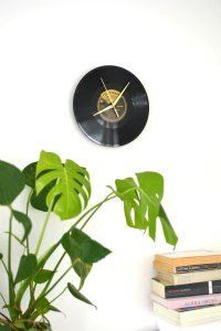 diy vinyl record clock