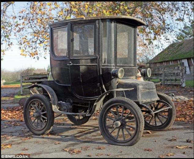 Dodo, a 103-year-old Detroit Electric Model D that was thought for a century to be an evolutionary dead end has emerged for auction - and has now turned out to be way ahead of its time