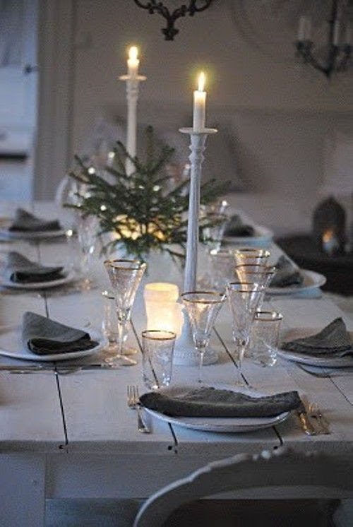 It's about the people around you not the décor. Simple creates the mood and let's you concentrate on the food and your friends.