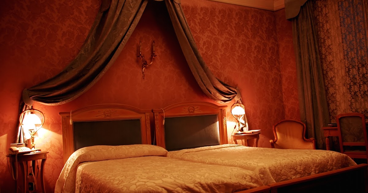 Dark Romantic Bedroom Ideas
