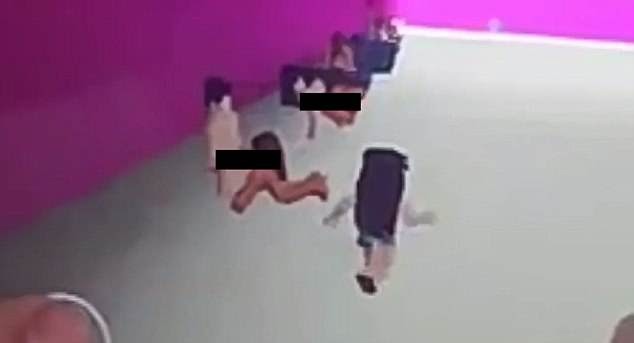 playing janet robux tarreo dirty sremmurd luxy indignados aparición orgías sala horrified mincraft confronted ladbible convertirse executor injector