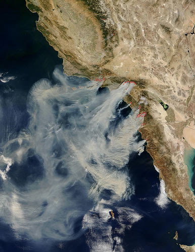 http://www.greenpacks.org/wp-content/uploads/2008/10/satellite-photo-fires-in-southern-california.jpg