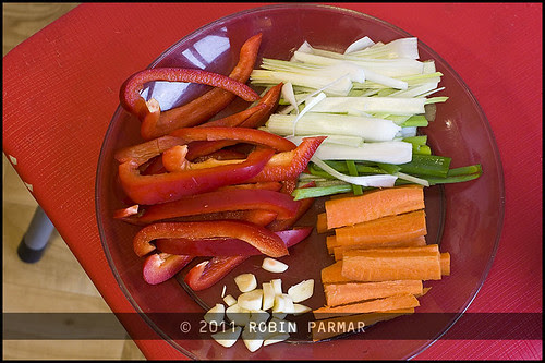 08 diced vegetables and garlic