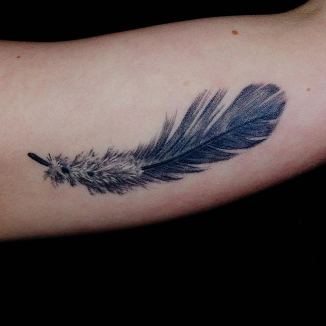 Tattoo Frau Rippenbogen Tattoo Arts