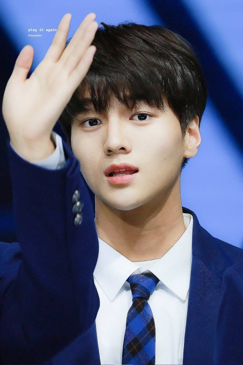 Ccc Poze Cu Stagiarii Din Produce X 101 Cine A Atras Cea Mai Multă Atenţie K Pop Romania
