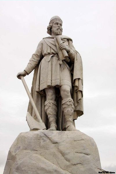 Statue of King Alfred in Wantage Market Square, England.