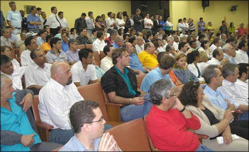 O Fórum ficou lotado com candidatos e coordenadores das campanhas
