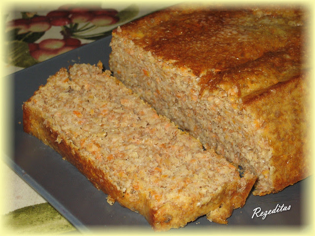 BIZCOCHO DE ZANAHORIA Y SALVADOS