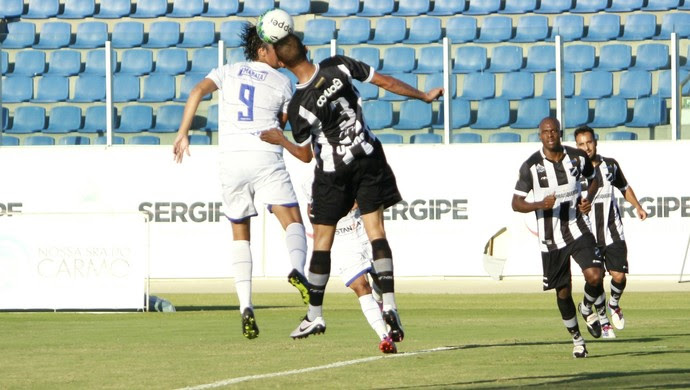 Confiança x ABC (Foto: João Áquila/GloboEsporte.com)