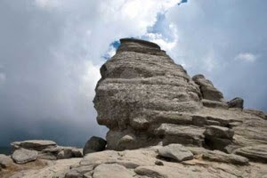 Geografia sacra a Romaniei 2 sphinx 300x200 Geografia sacra a Romaniei