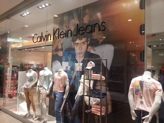 Calvin Klein Jeans - Loja de roupa