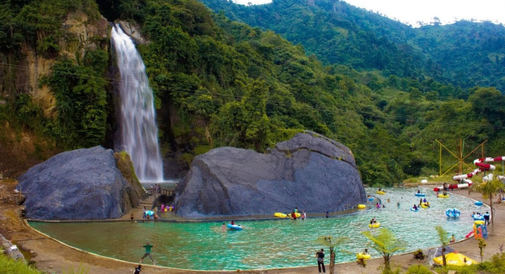 Air Terjun Terindah di Bogor yang Bisa Dikunjungi Portal Air Terjun Terindah di Bogor yang Bisa Dikunjungi Portal