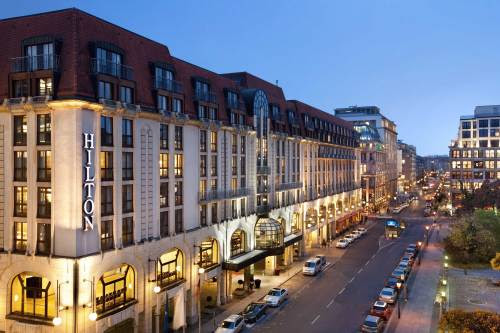 Berlin hotel schwimmbad günstig