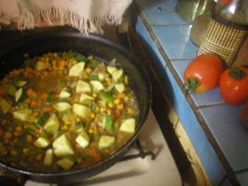 Chili sin carne hecho en sartén Chili sin carne hecho en sartén