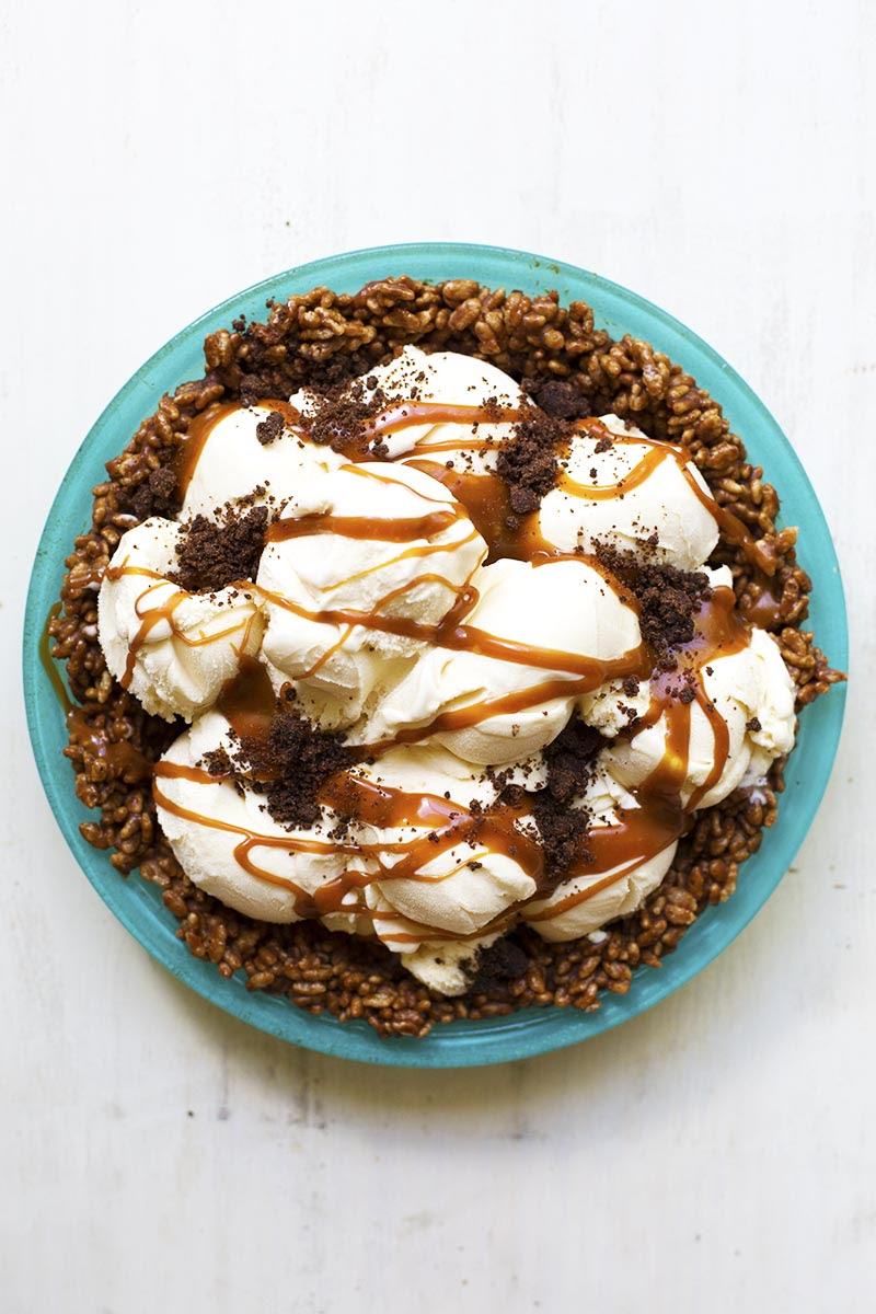 Peanut Butter Rice Krispie Ice Cream Pie | The Sugar Hit