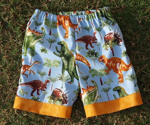 {Dinosaur Shorts} Sewing for the boy