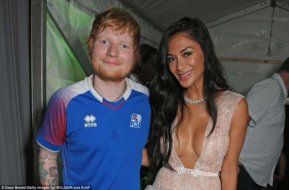 Old friends: Ed Sheeran posed for a photo with Nicole after coming off stage