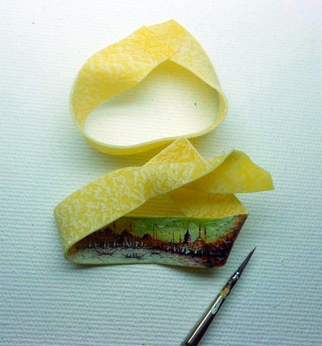 Extraordinarily Tiny Paintings of Istanbul by Hasan Kale Extraordinarily Tiny Paintings of Istanbul by Hasan Kale painting miniature Istanbul insects
