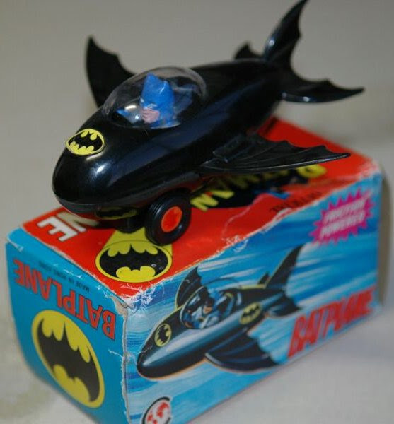 ahibatplanebatman_batplaneahi