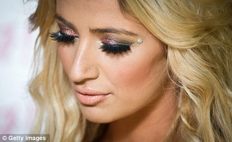 http://i.dailymail.co.uk/i/pix/2011/12/13/article-2073648-0F29A99500000578-762_468x286.jpg