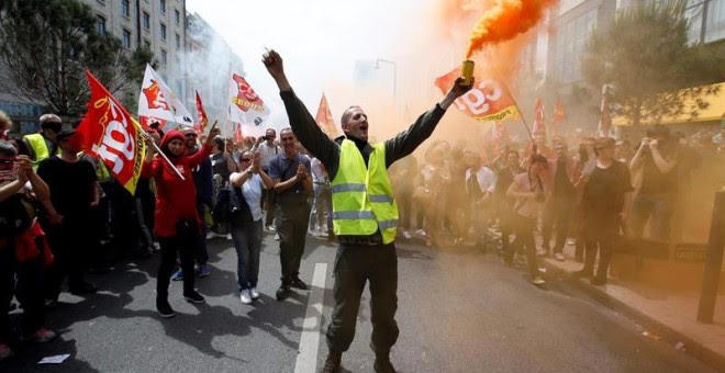 Sindicalistas del CGT participan en una manifestación en Marsella. - EFE