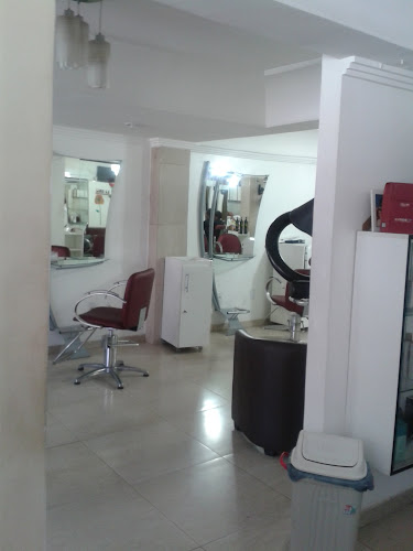 Avaliações sobre Waldir Cabeleireiro e Equipe em Salvador - Barbearia