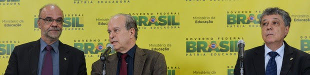 MEC anuncia datas do Enem e nova taxa (MEC anuncia datas do Enem e nova taxa (Valter Campanato/Agência Brasil))