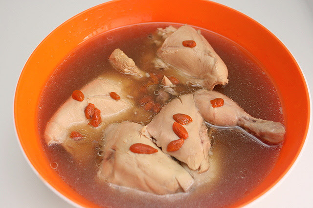 Herbal chicken soup in a jiffy