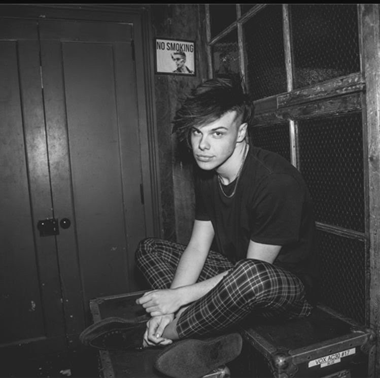 Yungblud Wallpaper Lyrics - Vote Wallpaper
