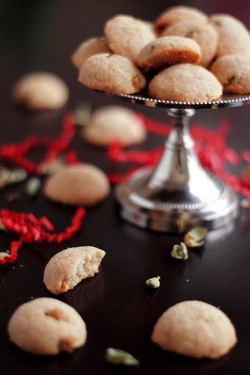 Nankhatais- Indian Wholewheat cardamom cookies