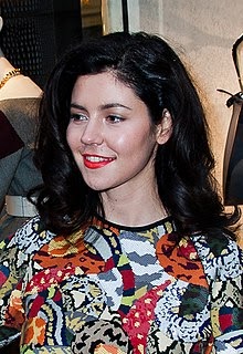 Celeb Net Worth How Much Money Does Marina And The Diamonds Make Latest Income Salary