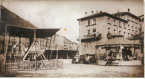 Barques i carrusel a Ripoll