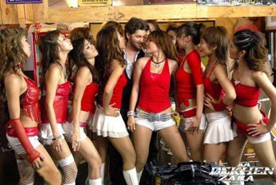 http://i291.photobucket.com/albums/ll291/blogger_images1/Aa%20Dekhen%20Zara/gazabneil.jpg