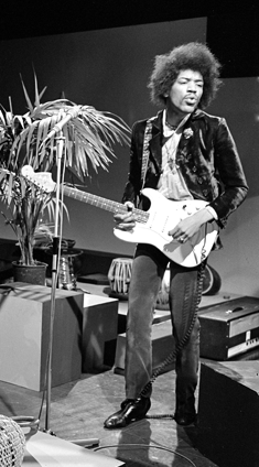 Ficheiro:Jimi Hendrix 1967.png