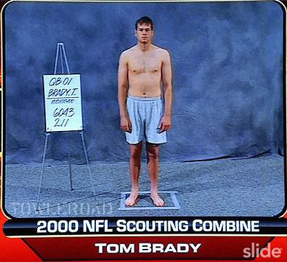 Tom-Brady-NFL-draft-año-2000