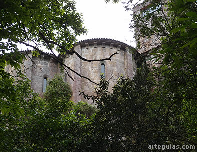 Monasterio de Carboeiro: exterior de la cabecera