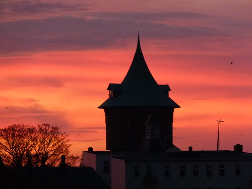 Sonnenaufgang über dem Wasserturm