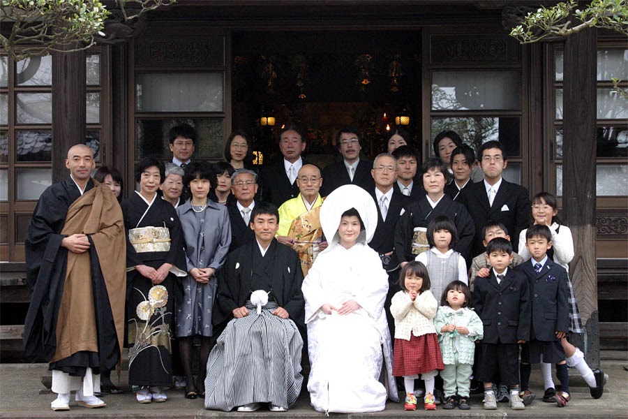 神社 結婚式 花嫁 服装