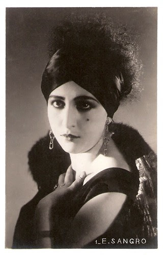 Elena Sangro