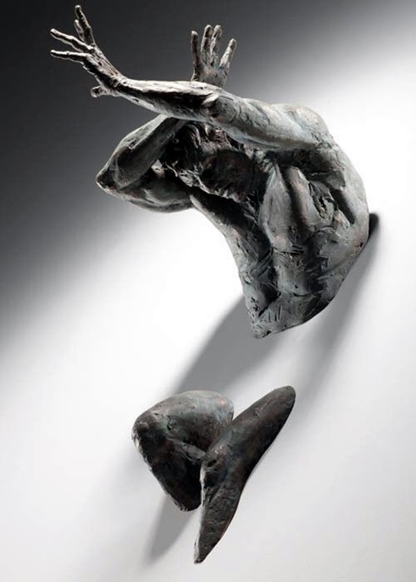 Astonishingly Life-Like Figuratives Sculptures (9)