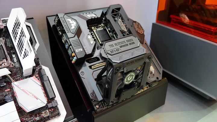 Asus ROG «Make It Your Own»