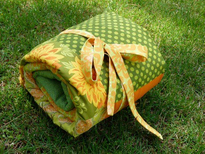 picnic blanket roll
