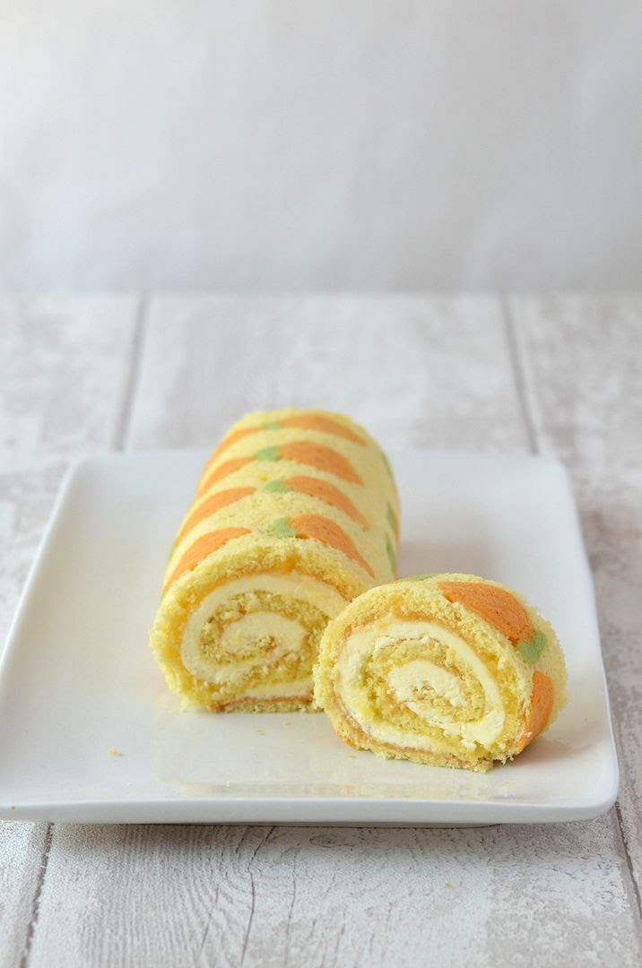 Lemon Curd Swiss Roll